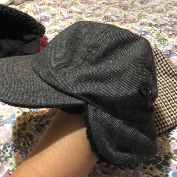 Boys hats 18-24 months - Picture 3 of 5